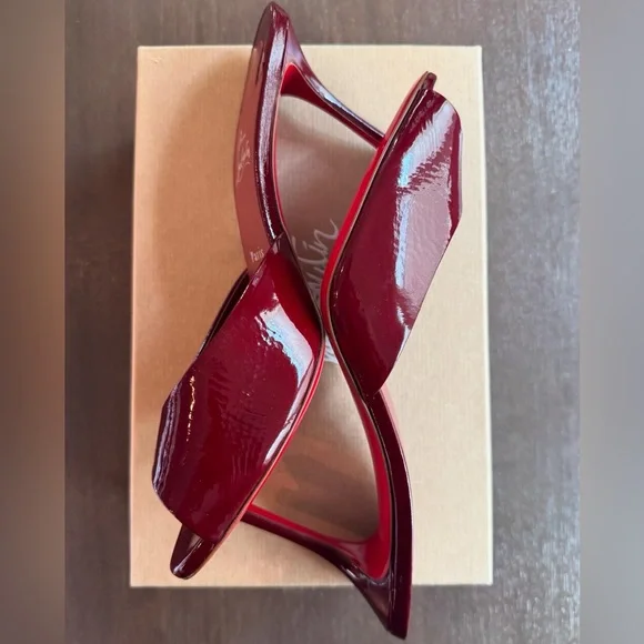 Christian Louboutin Me Dolly Patent Sandal - Picture 4 of 8